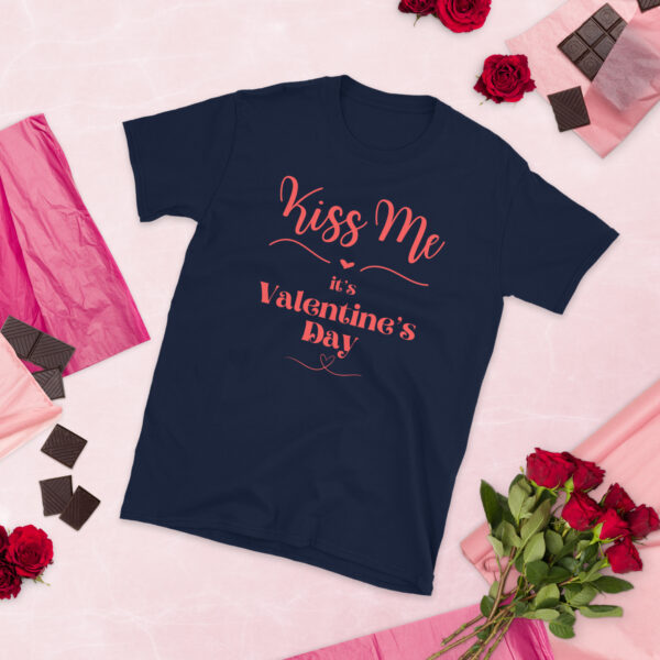 T-Shirt – Kiss Me it’s valentine’s day